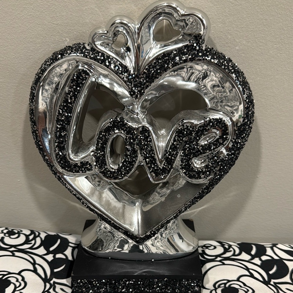 Fashion to Figure Silver and Black Love Heart Decor
